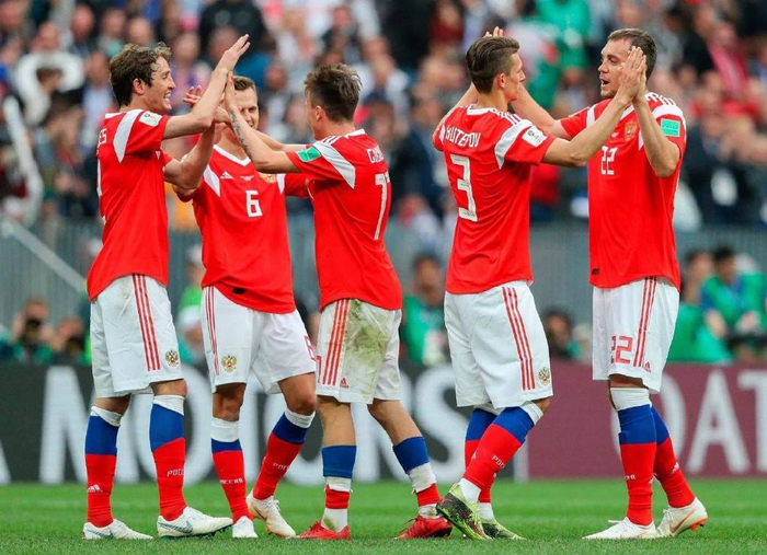 埃因霍温训练开放日，今夜刷新队史纪录引欢呼，德甲在即，身体对抗强度拉满的简单介绍九游