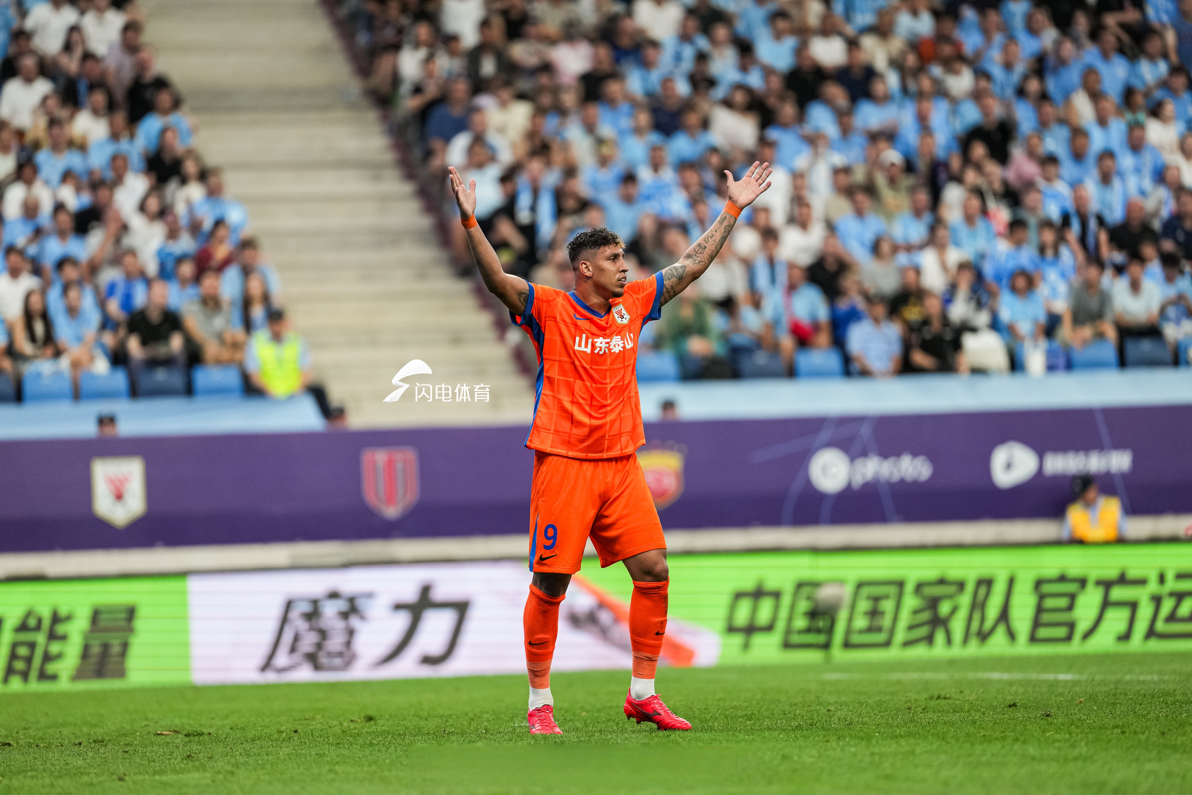 关于欧冠集结日再迎强敌，瓦伦西亚远射贴柱，主帅态度：话题不断，球探报告显示潜力的信息九游体育官方入口